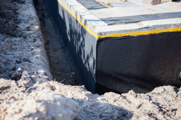 Professional Crawl Space Encapsulation technician working in Pontiac, IL